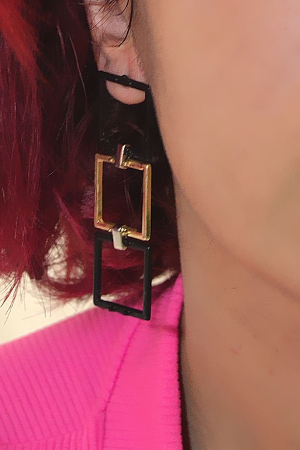 Altın Renk Kare Model Sallanan küpe