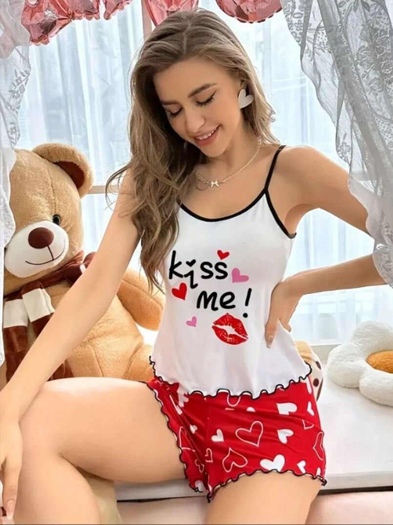 Kiss Me Dudak Desenli Askılı Şortlu Pijama Takımı